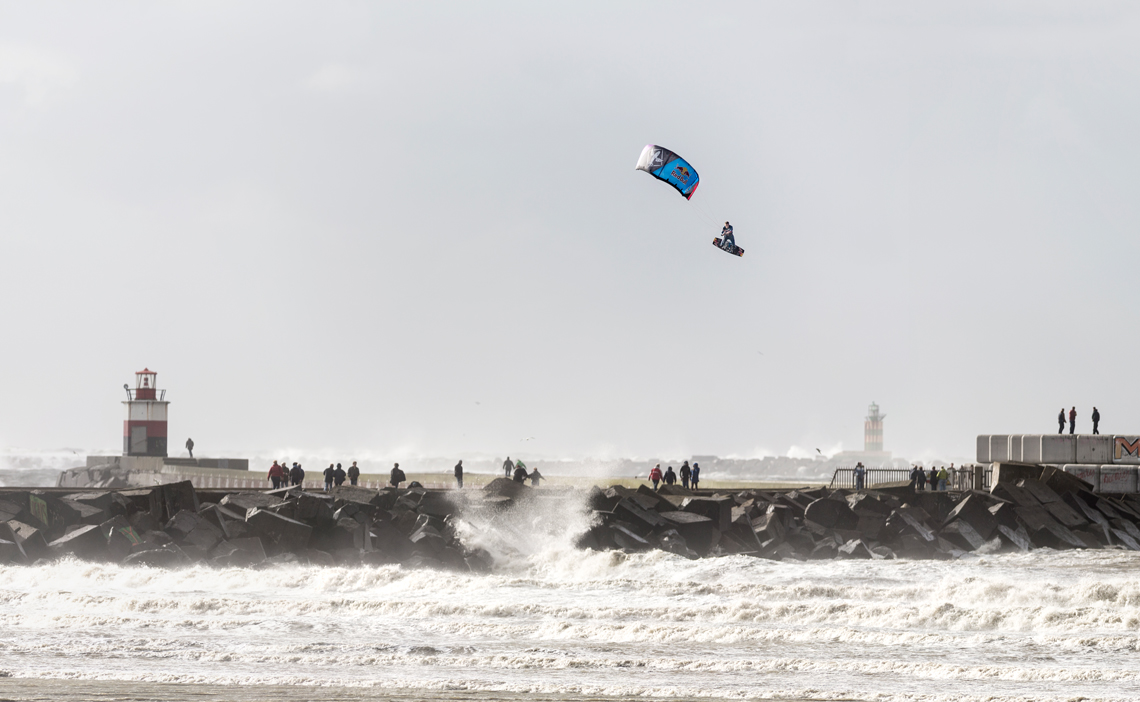 Ruben Lenten stormchasing at Wijk aan Zee megaloop