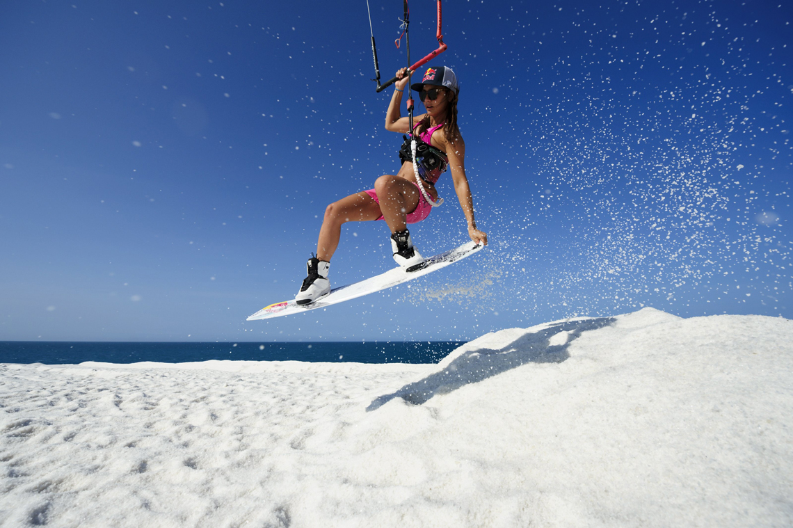 Bruna Kajiya jumping from salt mountain