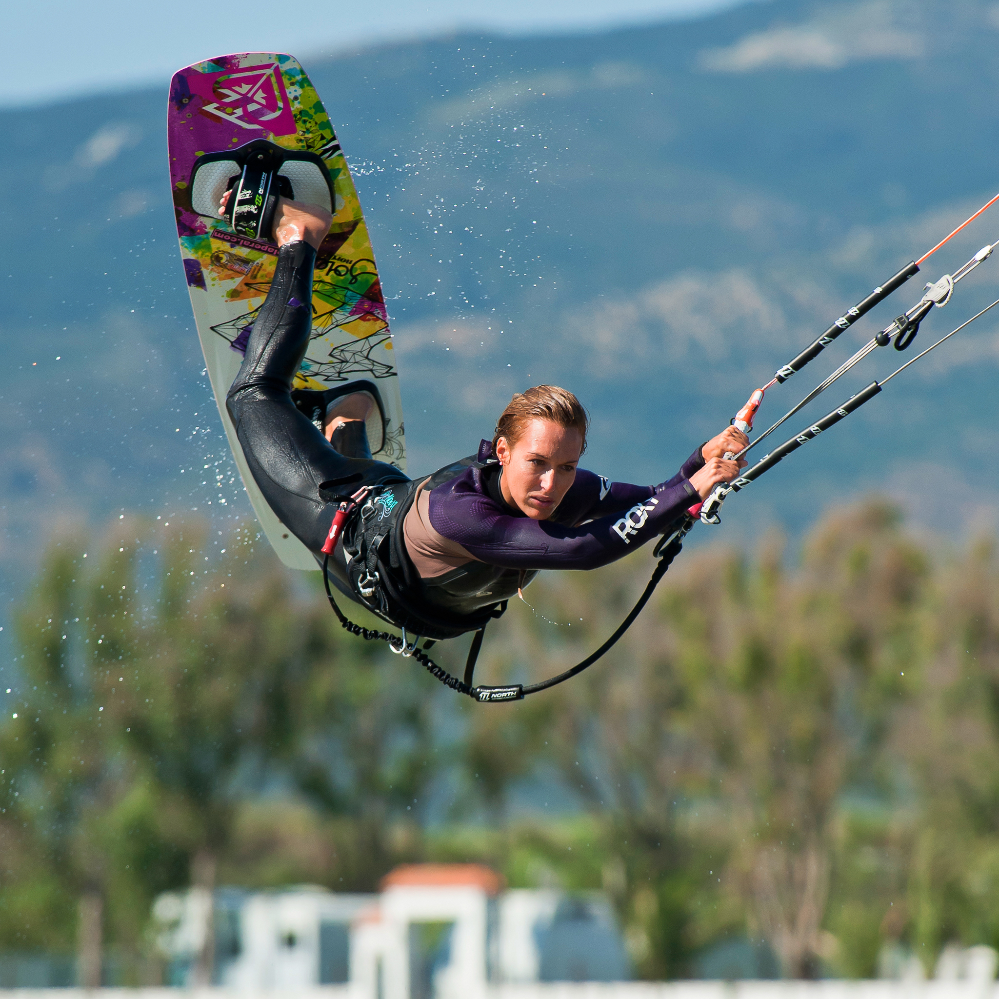 kitesurf wallpaper image - Angela Peral raily into town - in resolution: iPad 2 & 3 2048 X 2048
