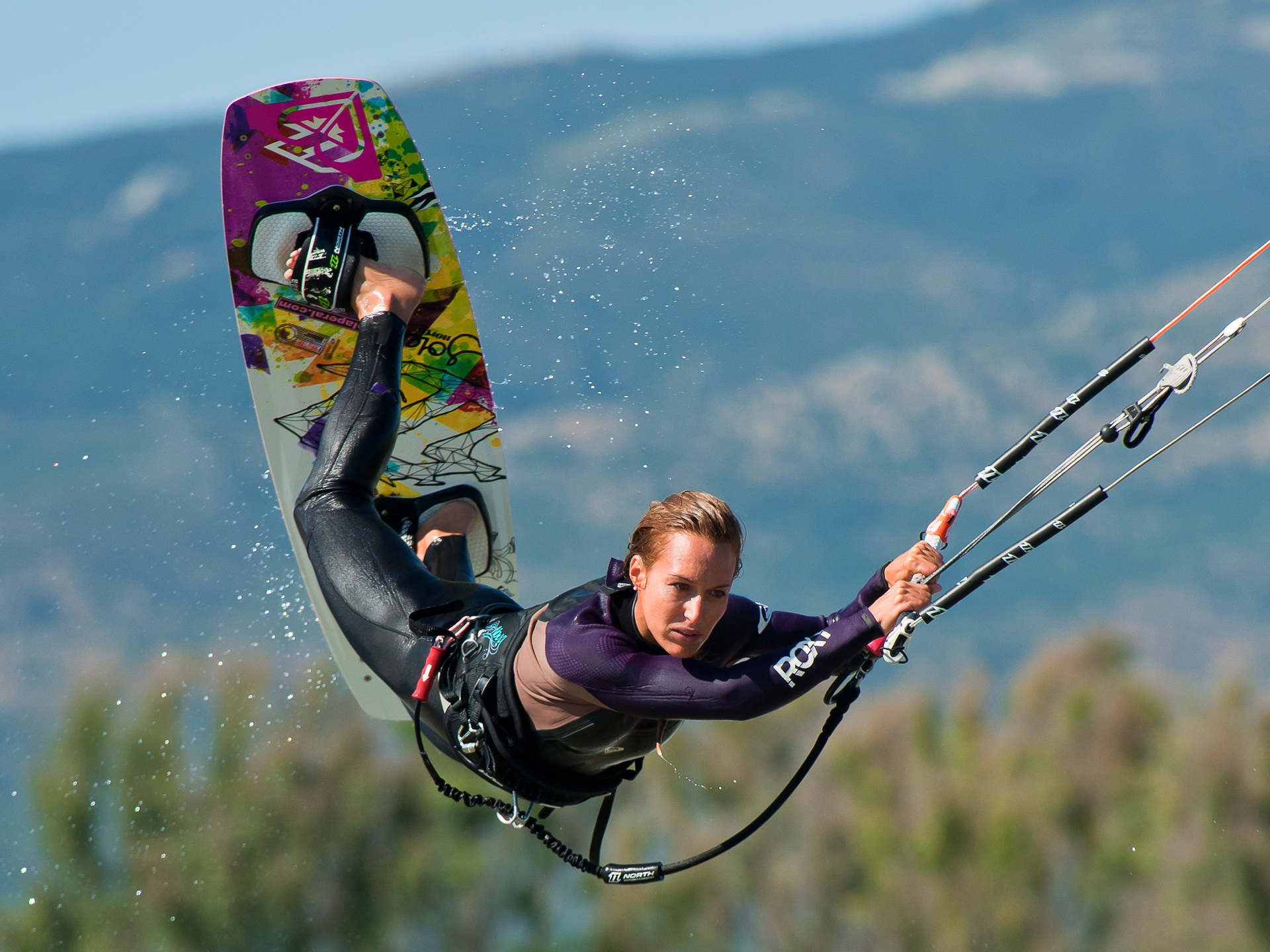 kitesurf wallpaper image - Angela Peral raily into town - in resolution: Standard 4:3 1920 X 1440