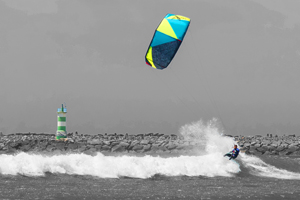 Giving the 2015 Best Cabo kite a thrashing in the waves