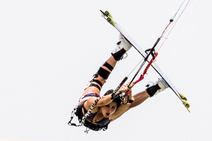 Bruna Kajiya with a raily - kitesurfing