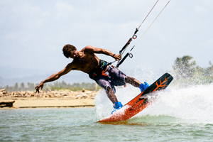 Andre Phillip flexing his 2015 Tona flow kiteboard